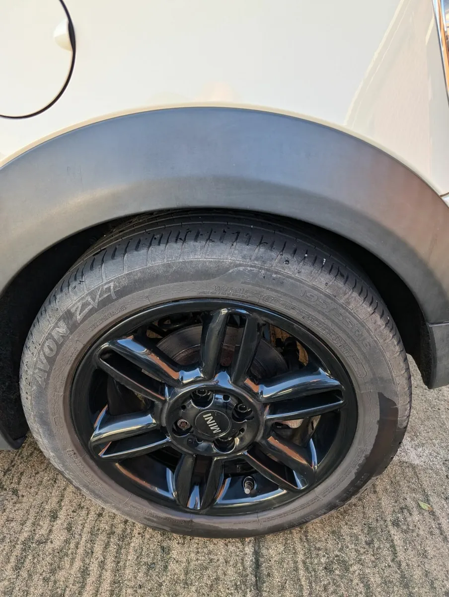 Mini Cooper 2015 - Image 2
