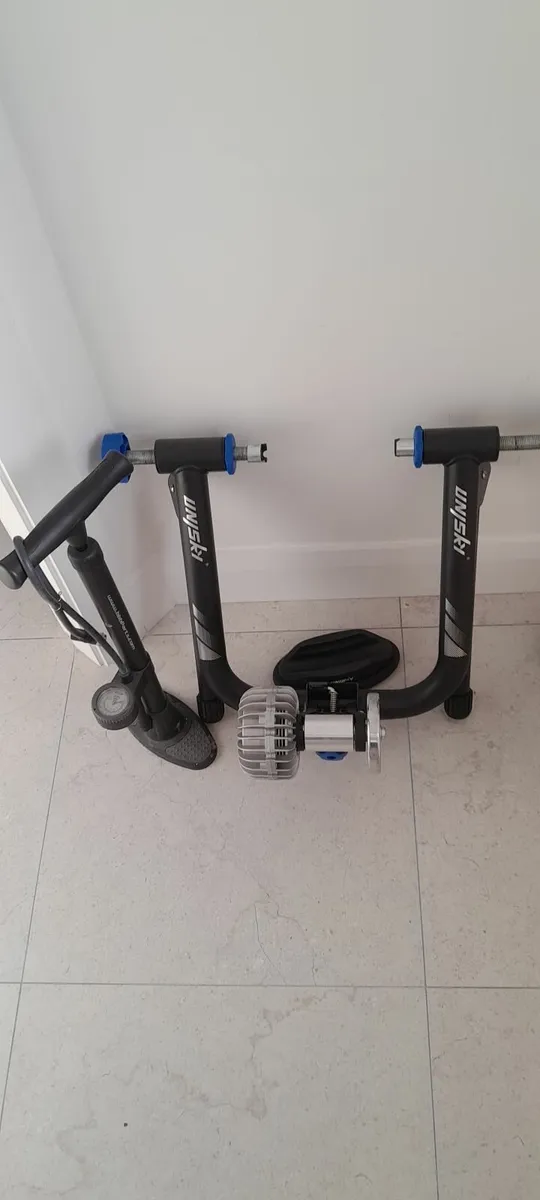 Cube Peloton Road Bike + Indoor Trainer + Pump - Image 3