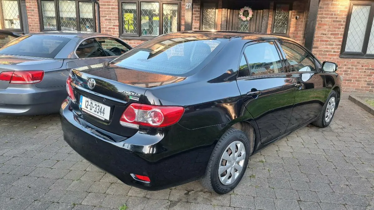 TOYOTA COROLLA 1.4 DIESEL 2012 ONLY 125000 KLMS - Image 2