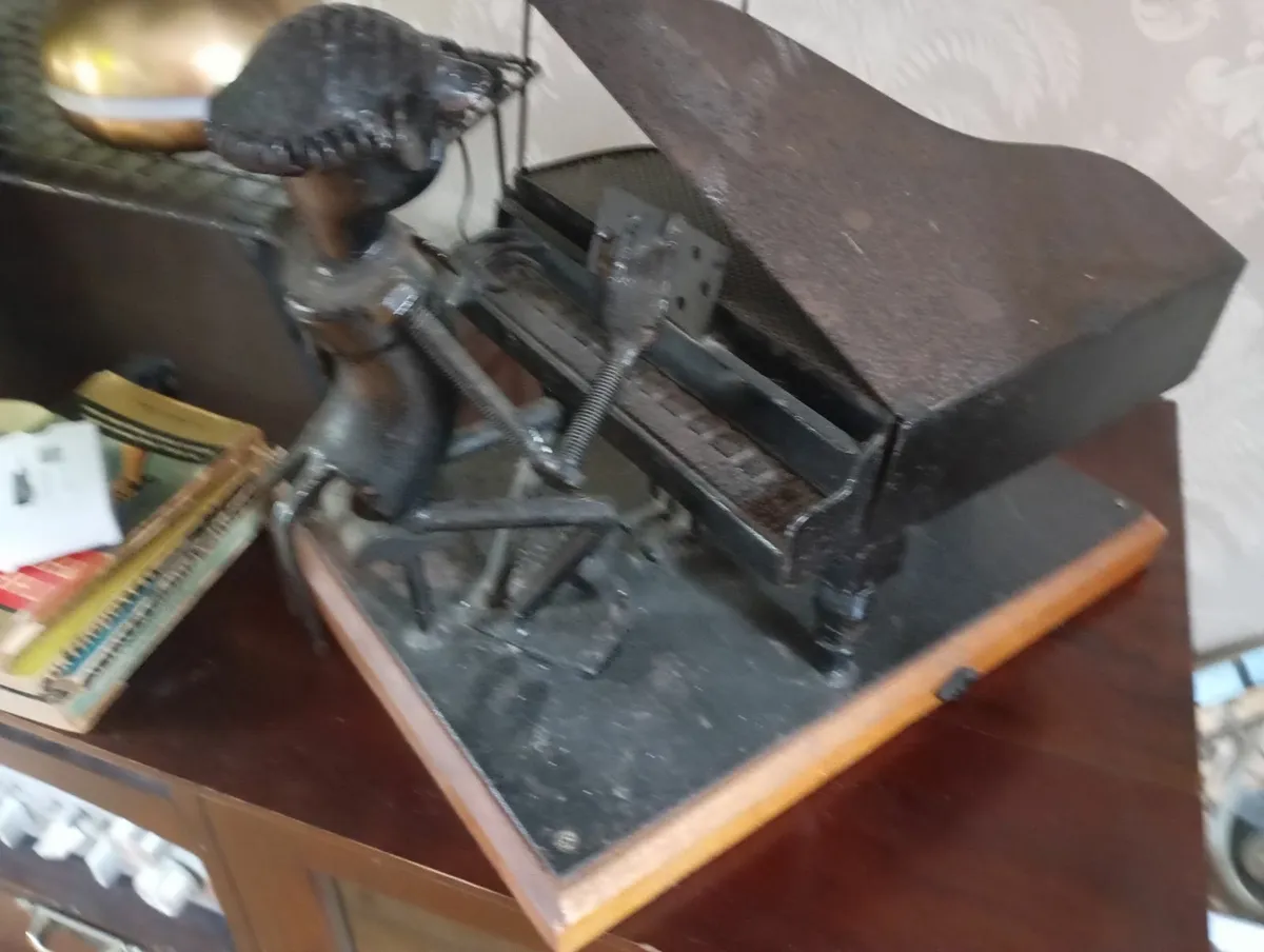 Grand Piano Man speaker - Image 2