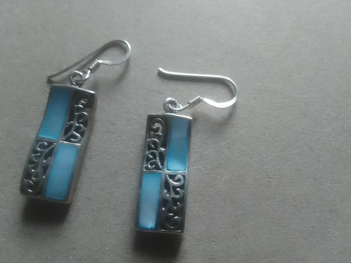 VINTAGE STERLING SILVER BLUE PEARL DROP EARRINGS - Image 2