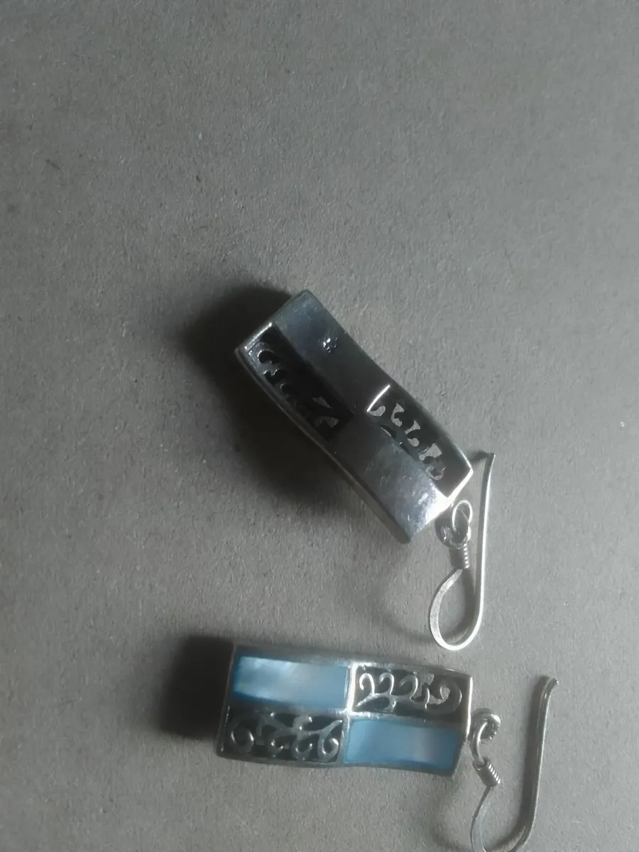 VINTAGE STERLING SILVER BLUE PEARL DROP EARRINGS - Image 3