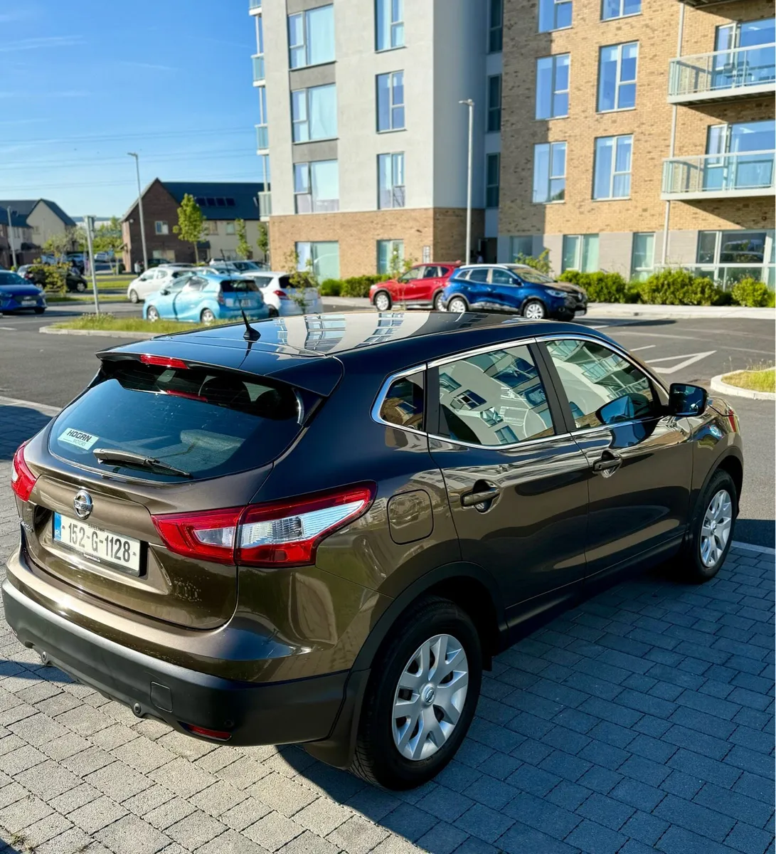 Nissan Qashqai Automatic - Image 4