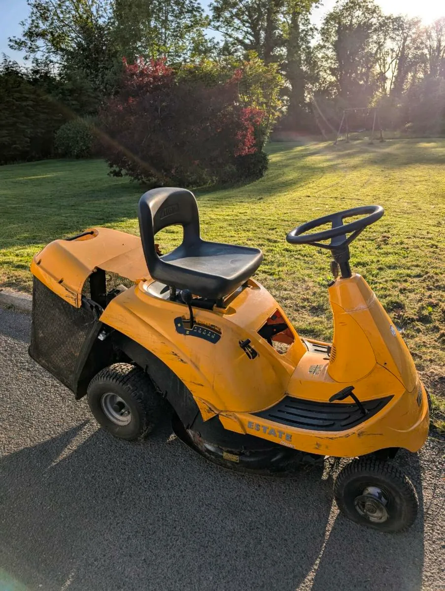 Ride on lawnmower - Image 2