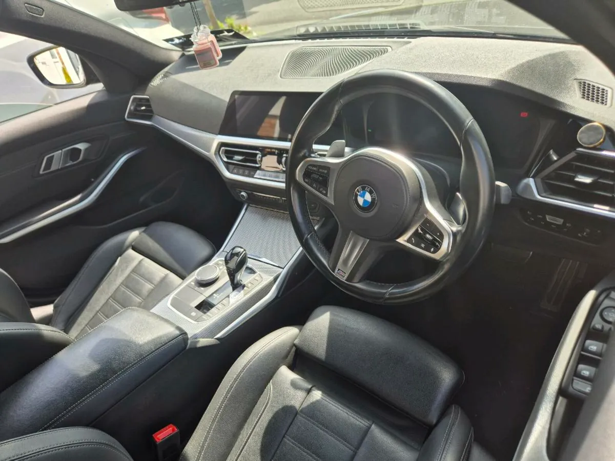 2020 BMW 330e - Image 3