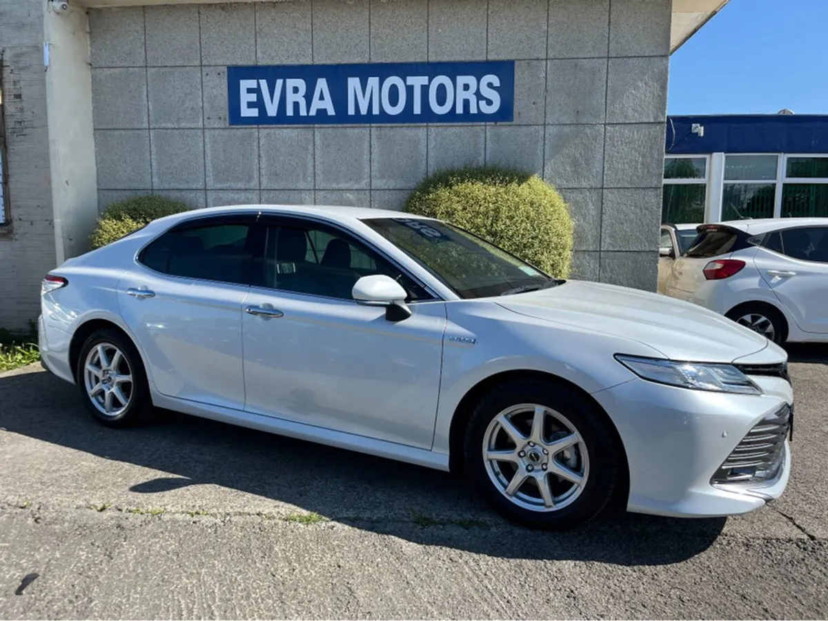 Toyota Camry Automatic Hybrid 2.5 Petrol - Image 3