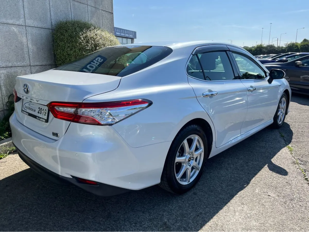Toyota Camry Automatic Hybrid 2.5 Petrol - Image 4