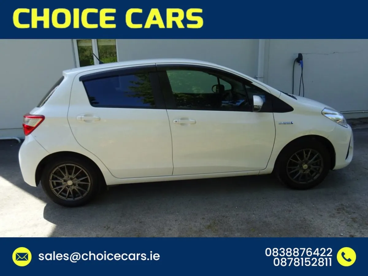 Toyota Yaris 1.5 Auto Hybrid Vitz - Image 3