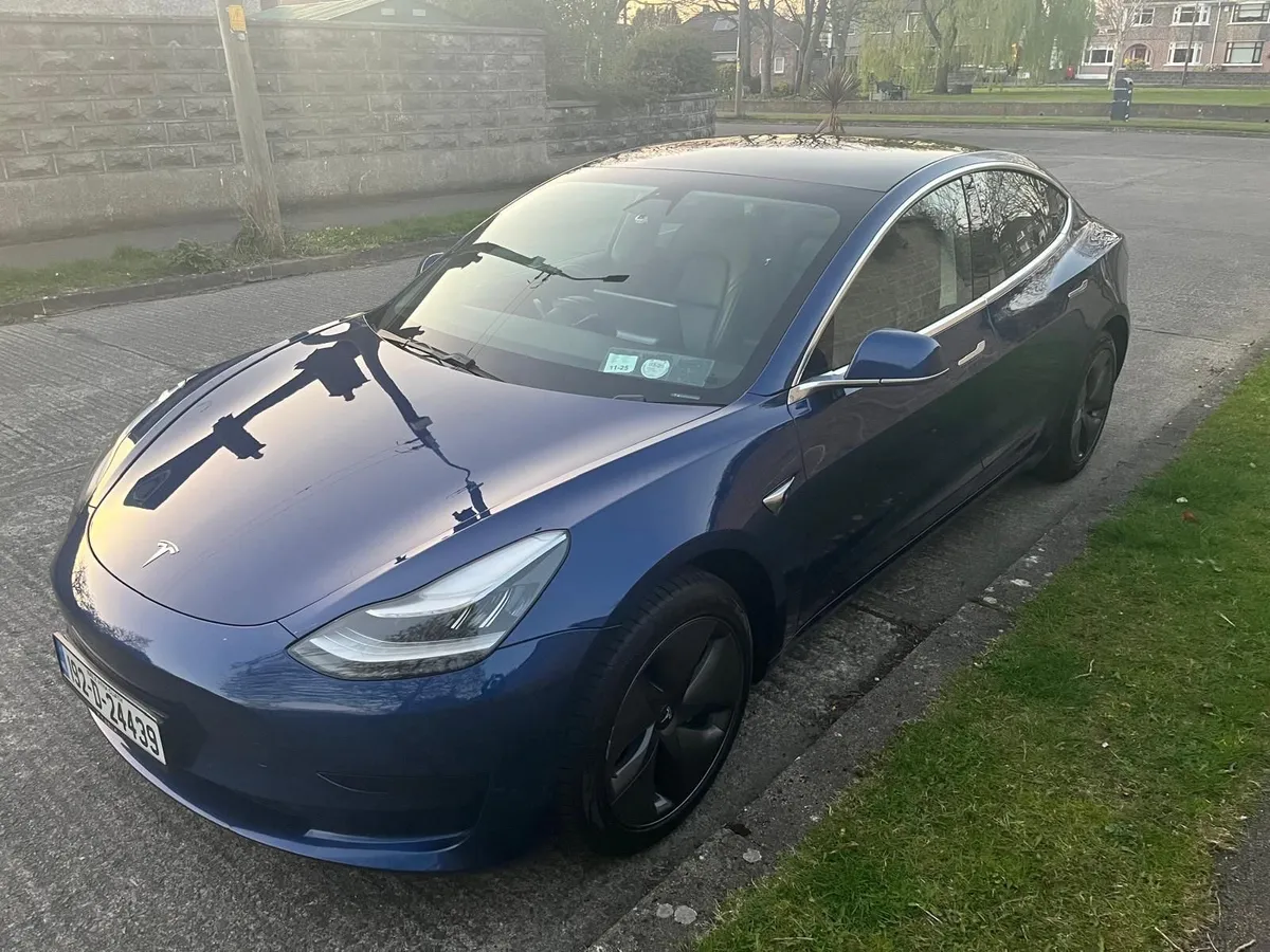 2019 Tesla model 3 - Image 2