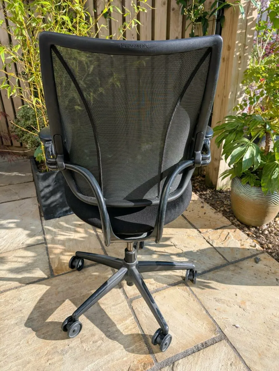 Ergonomic office chair - Image 4