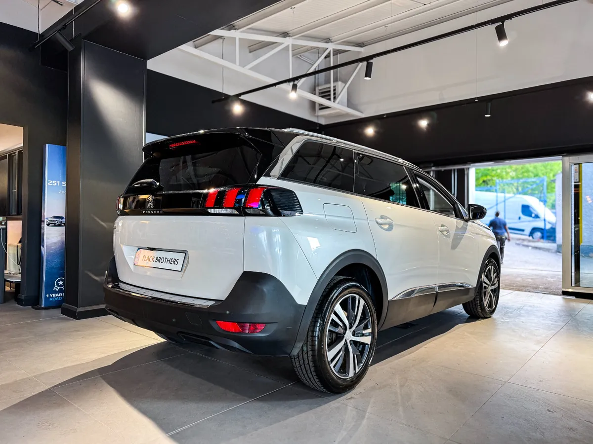 2023 Peugeot 5008 FL Allure 1.5 Blue HDI 130 6.3 - Image 2