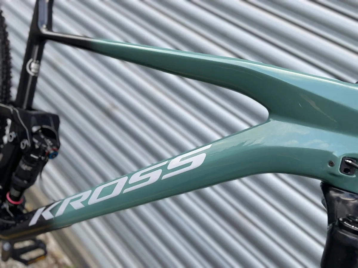 KROSS EARTH 3.0 full carbon (brand new) - Image 2