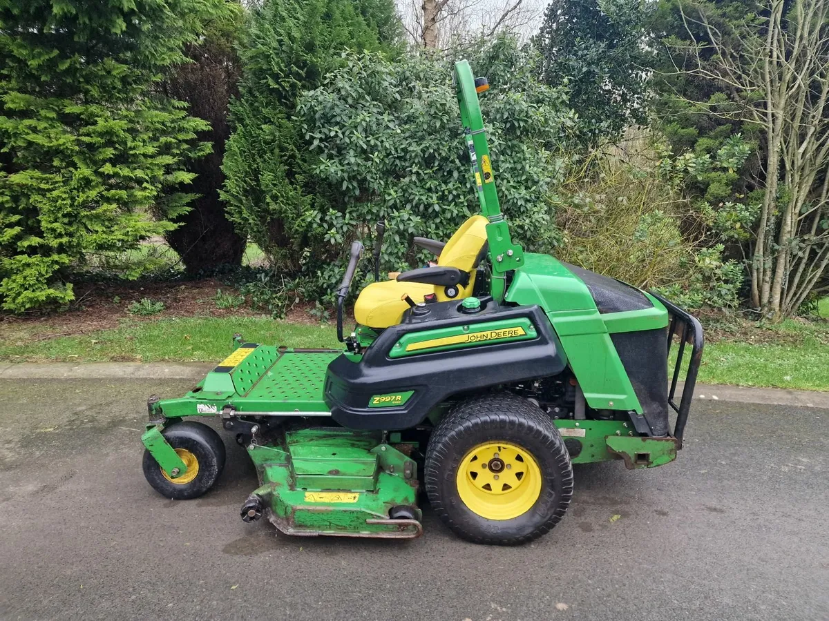 John Deere 38hp zero turn ride on mower lawnmower - Image 3