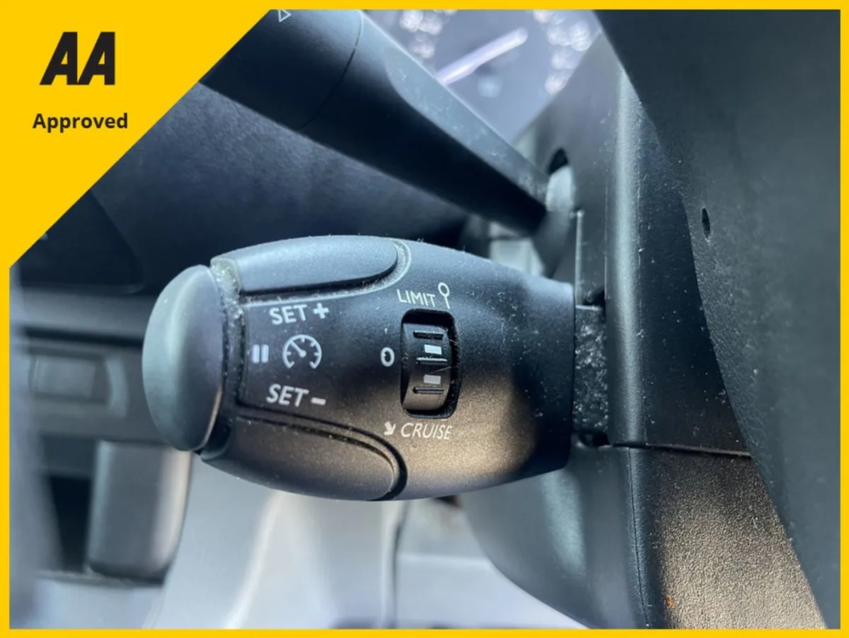 Opel Vivaro 2900 Dynamics S/S Free Delivery - Image 4
