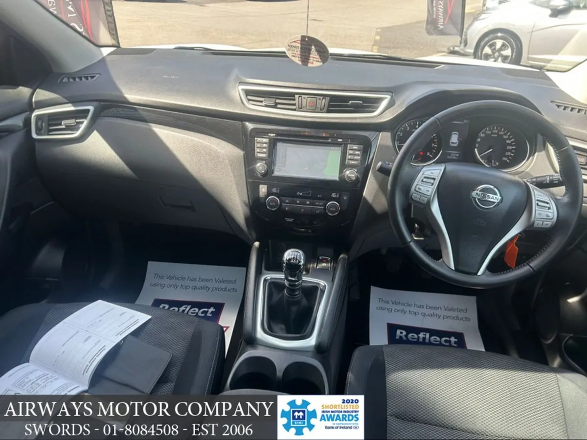 Nissan QASHQAI 1.2 6speed Manual 5DR PAN Roof REV - Image 3