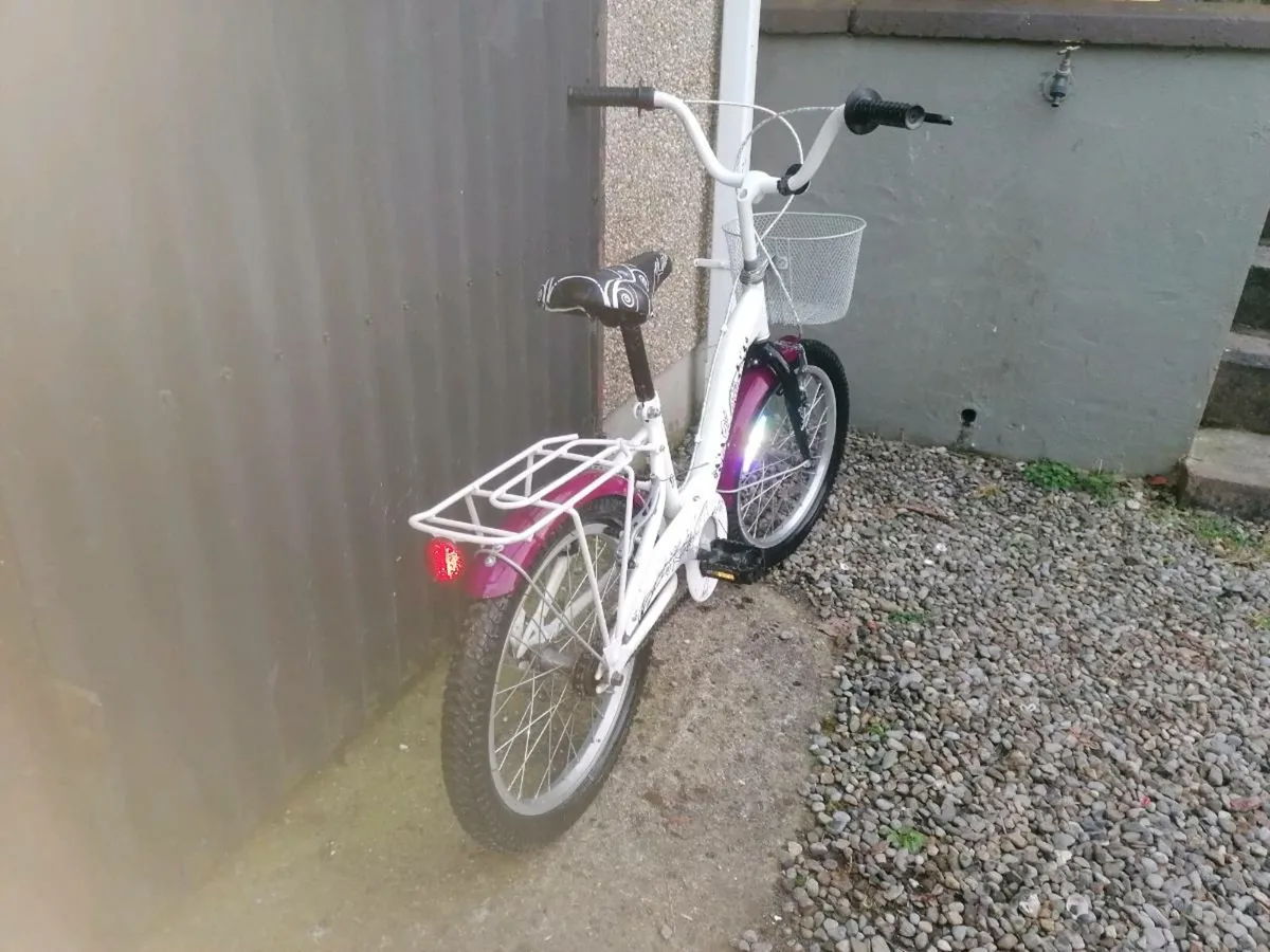 Kid's bike - Image 1