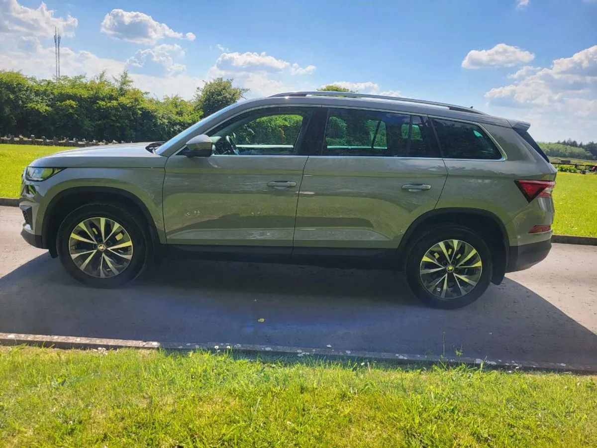 SKODA KODIAQ  7SEATER  AMBITION  2L AUTOMATIC - Image 3