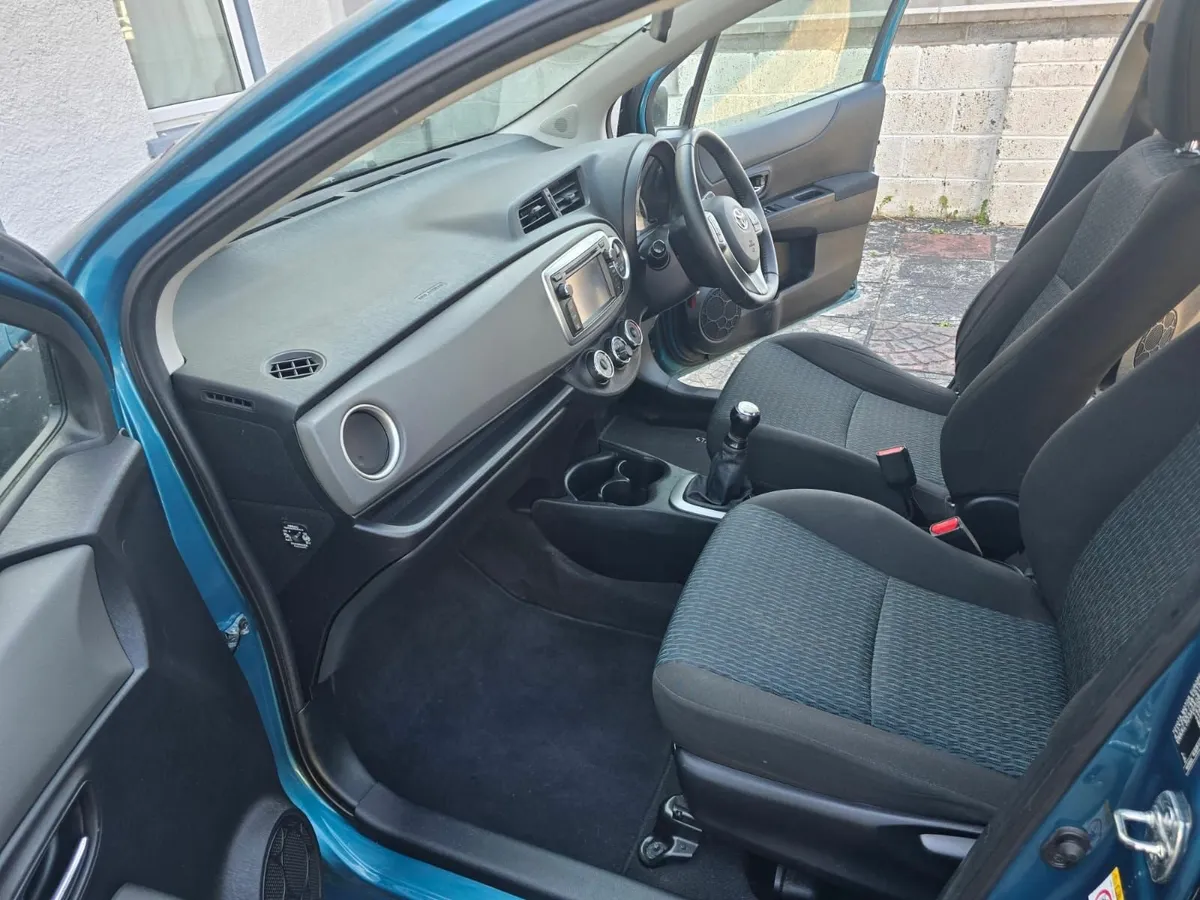 Toyota Yaris 2013 - Image 4
