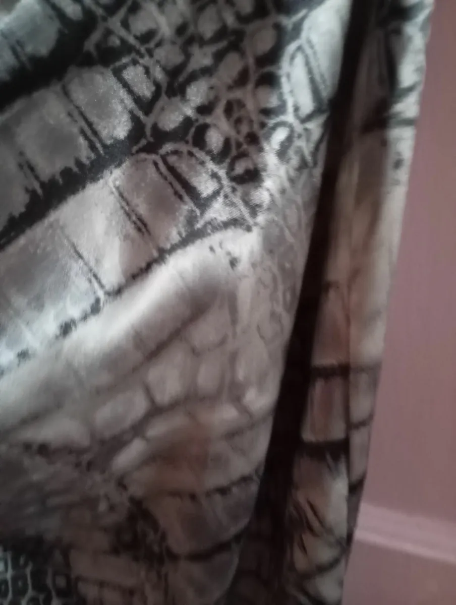 Dress, never worn! - Image 2