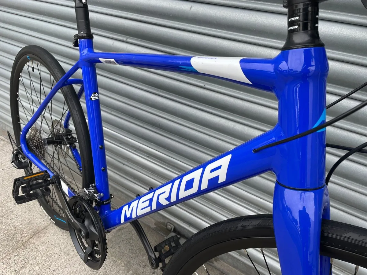 Merida speeder 100D hybrid bike (As new) - Image 2