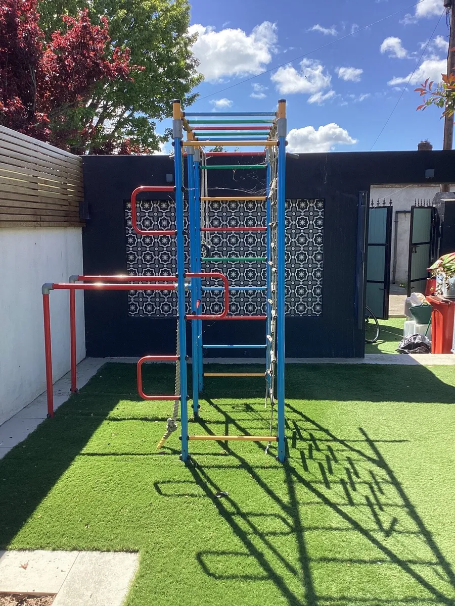 Climbing frame for garden - Image 1