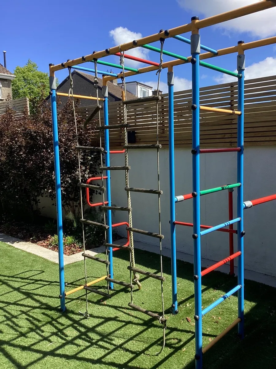 Climbing frame for garden - Image 3