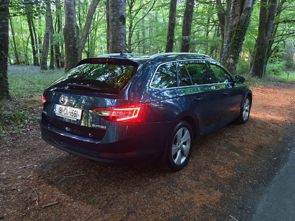 181 SKODA SUPERB  1.6 TDI AUTO ESTATE 120 BHP - Image 4
