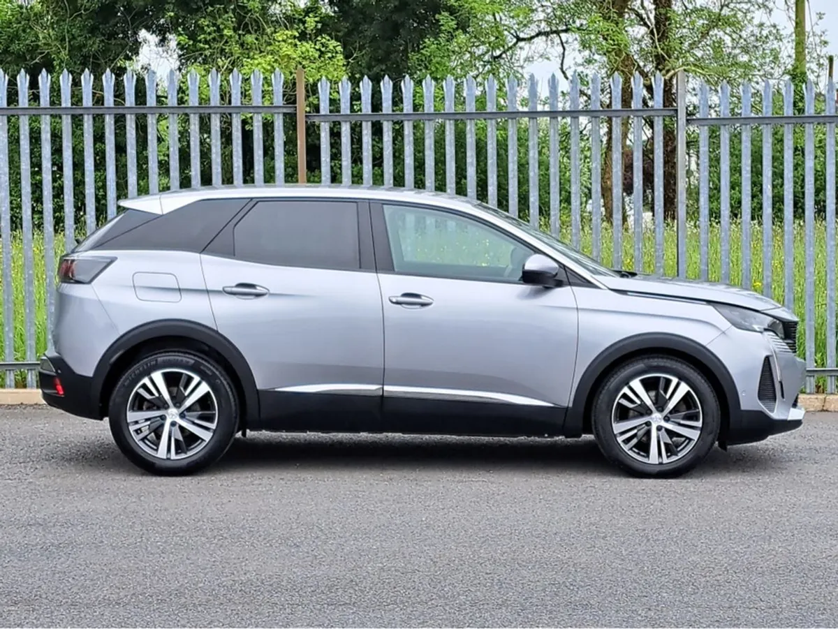 Peugeot 3008 Allure 1.5td 130BHP  half Leather re - Image 2