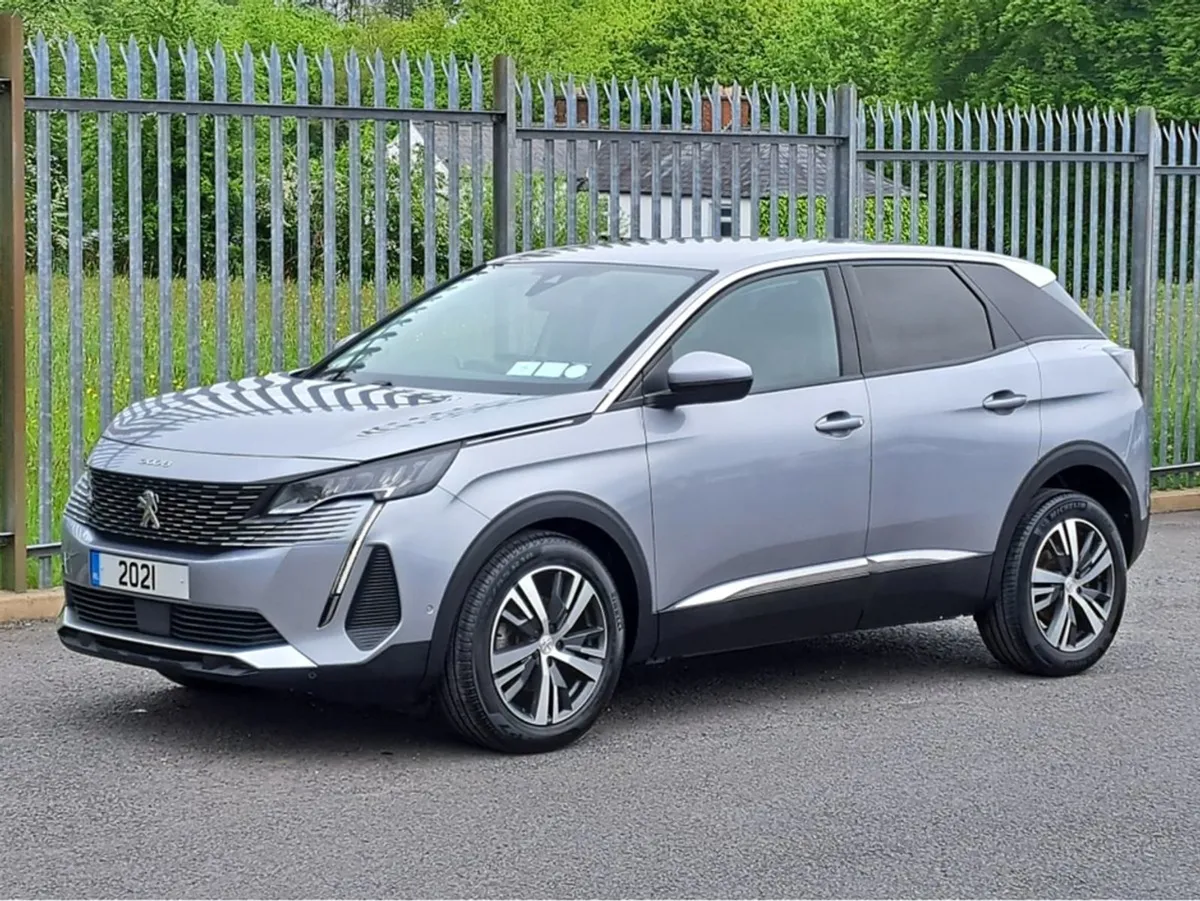 Peugeot 3008 Allure 1.5td 130BHP  half Leather re - Image 4