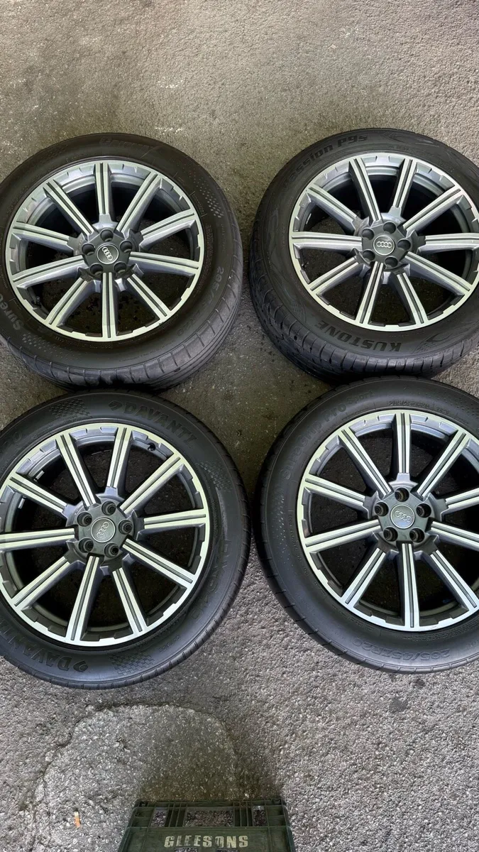 Audi Genuine Q7 Q5 alloys - Image 1