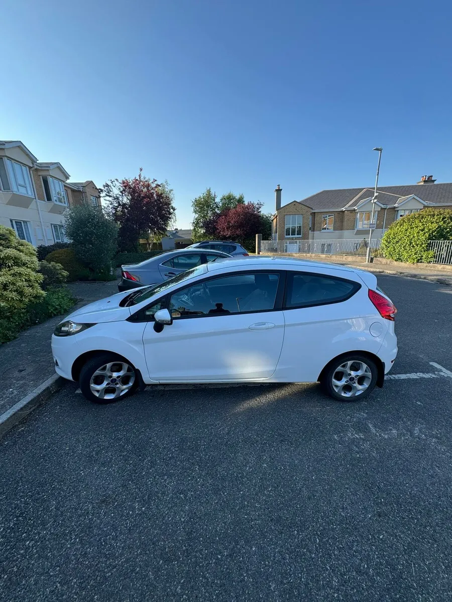 Ford Fiesta - Image 4