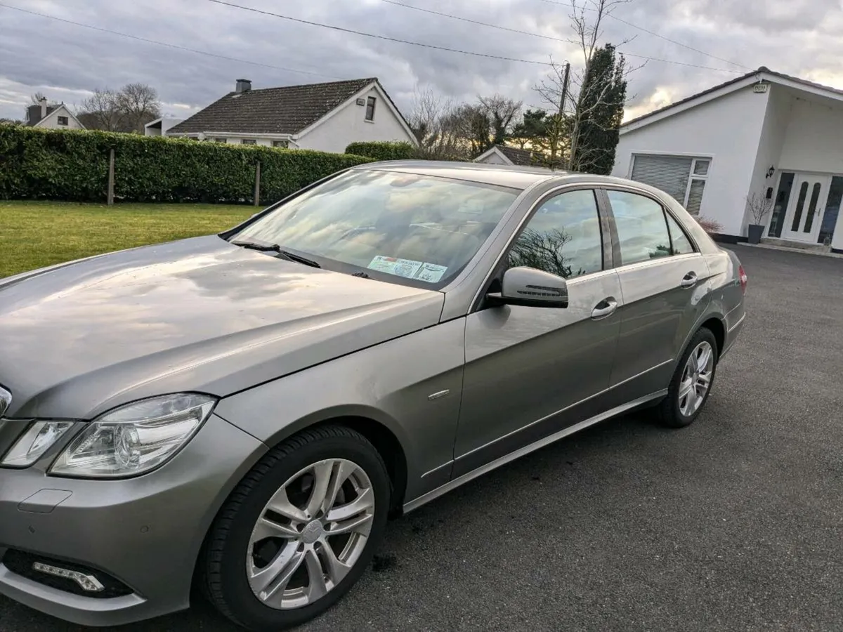 E class Mercedes - Image 2
