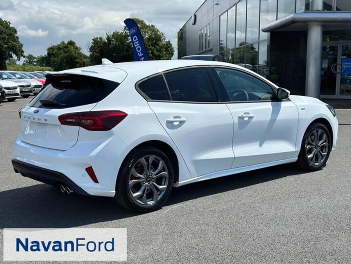 Ford Focus St-line 1.0 Ecoboost Hybrid 125Ps - Image 2