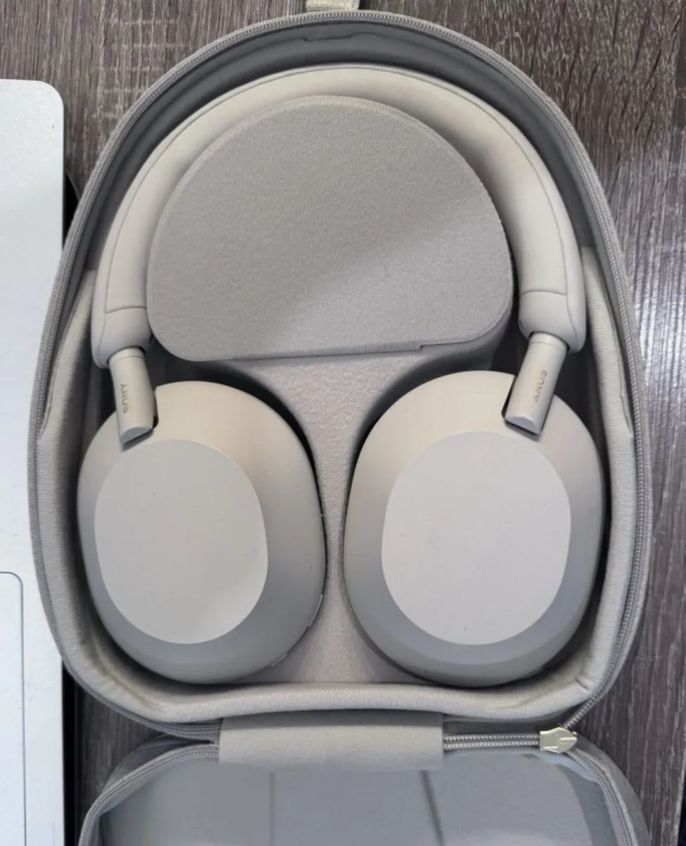 Sony WH-1000XM5 Wireless NC Headphone - Image 2