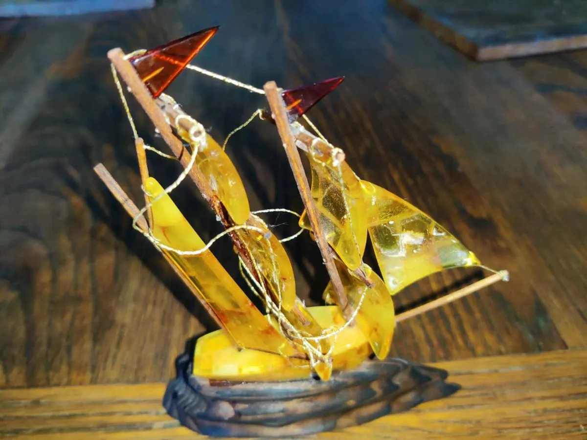 14TH CENTURY AMBER BOAT, 5"Tall Hand Made ! - Image 2