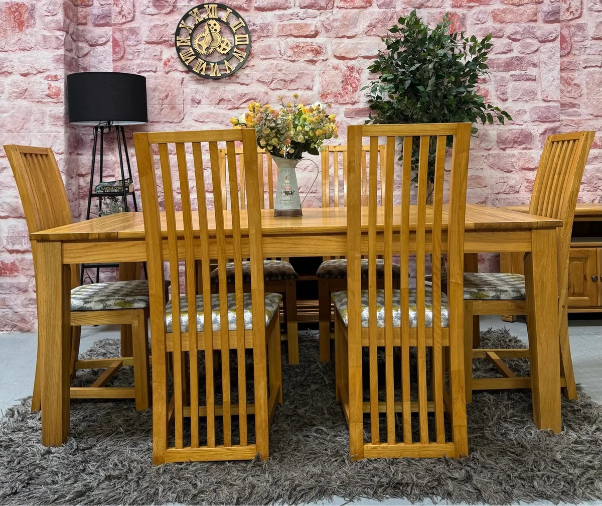 Oak kitchen table & 6 chairs/dining set - Image 1