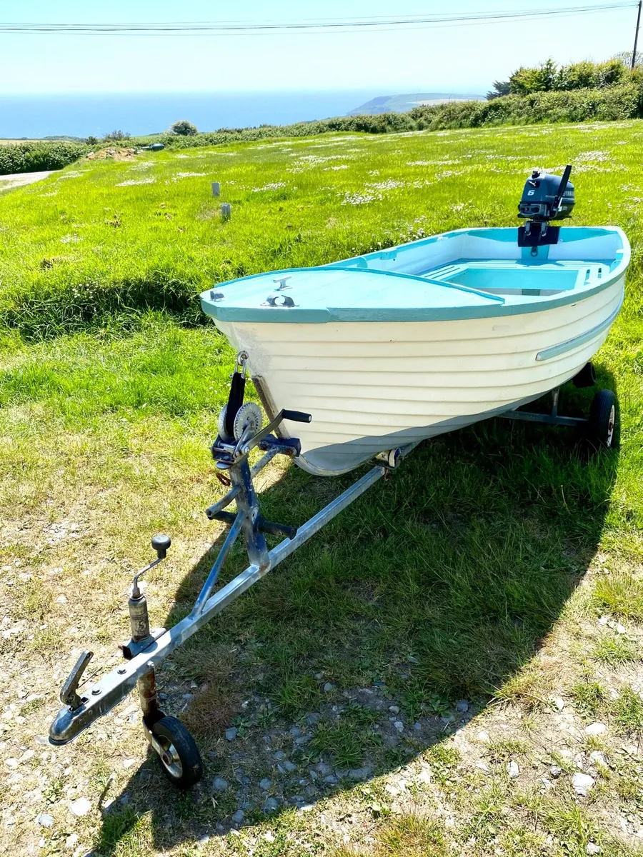 Boat 13ft, Yamaha 6hp outboard & trailer - Image 1