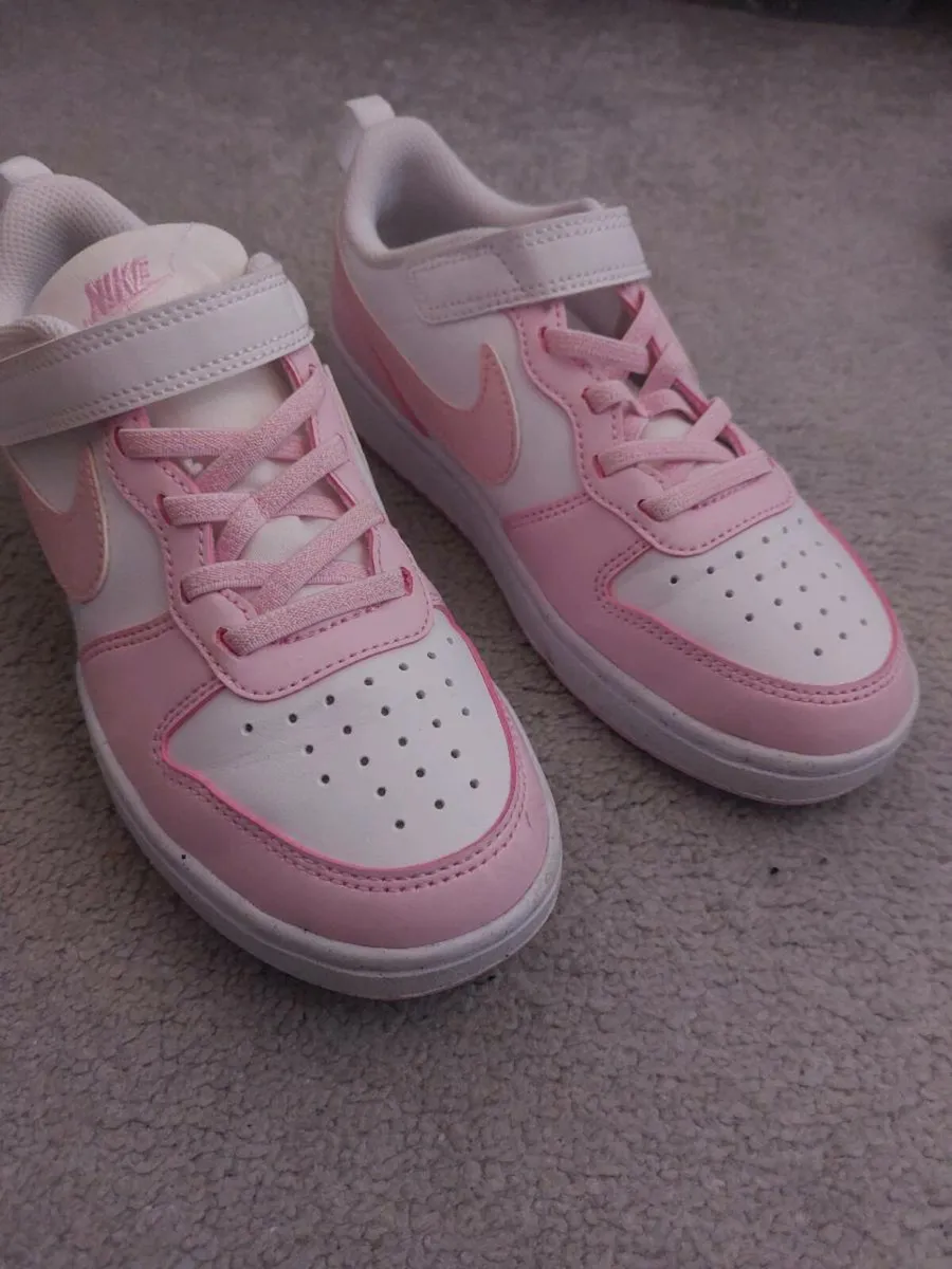 Nike pink/white Court Borough UK size 2 - Image 1