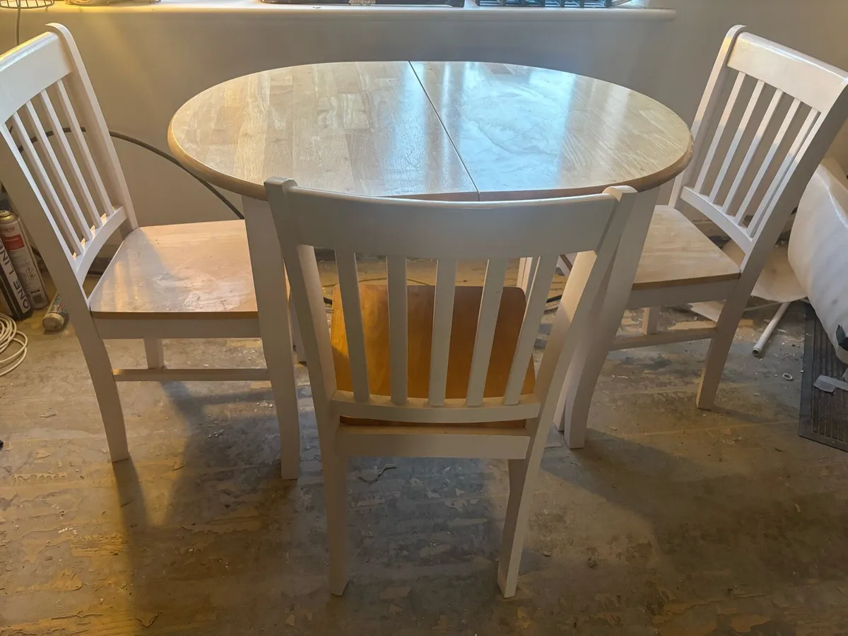 Dining Table & chairs
