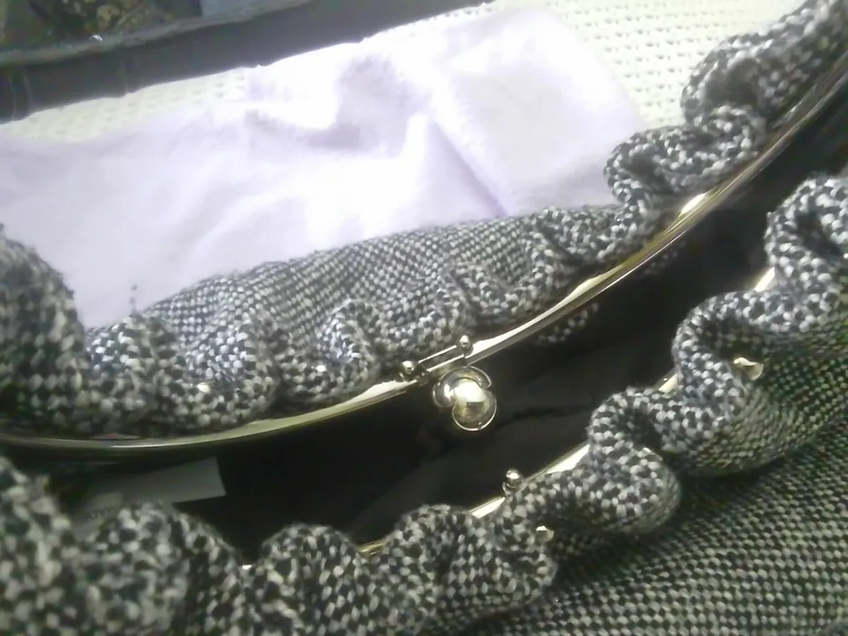 LULU GUINNESS VINTAGE BLACK & WHITE TWEED BAG - Image 2