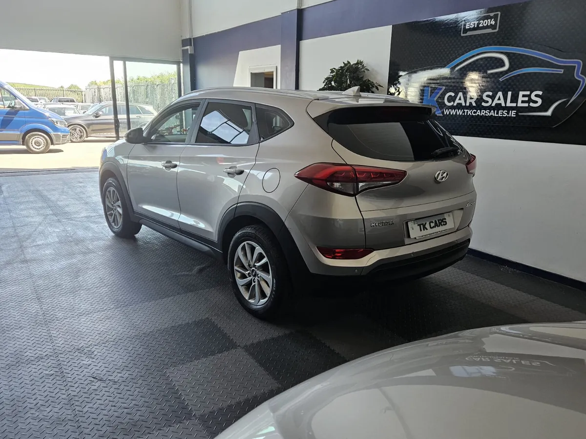 16 HYUNDAI TUCSON COMFORT - Image 4