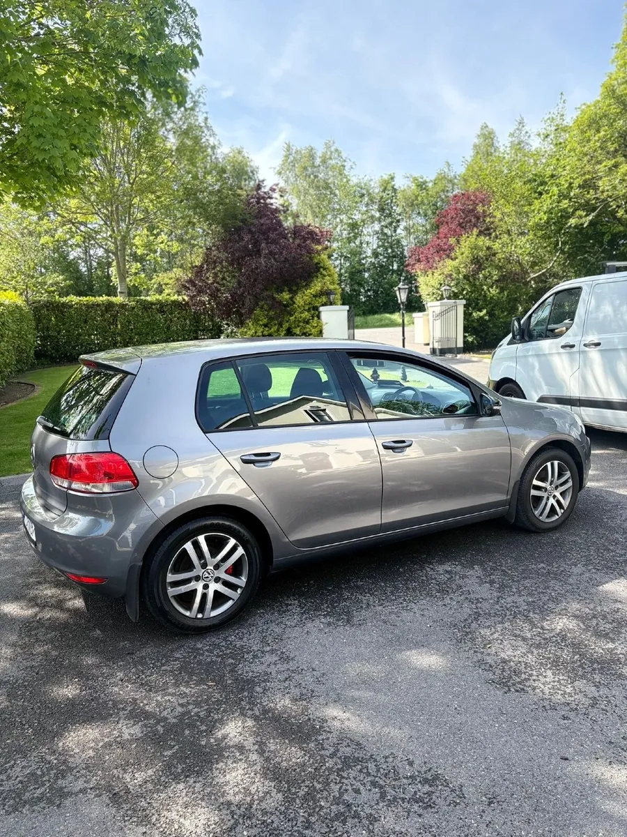 Volkswagen Golf 2011 - Image 4