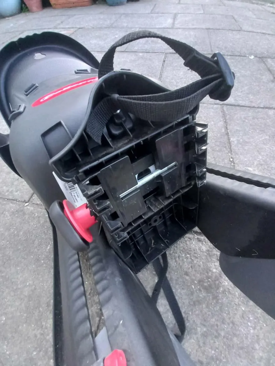 Child bike seat, carrier mounted - Image 3