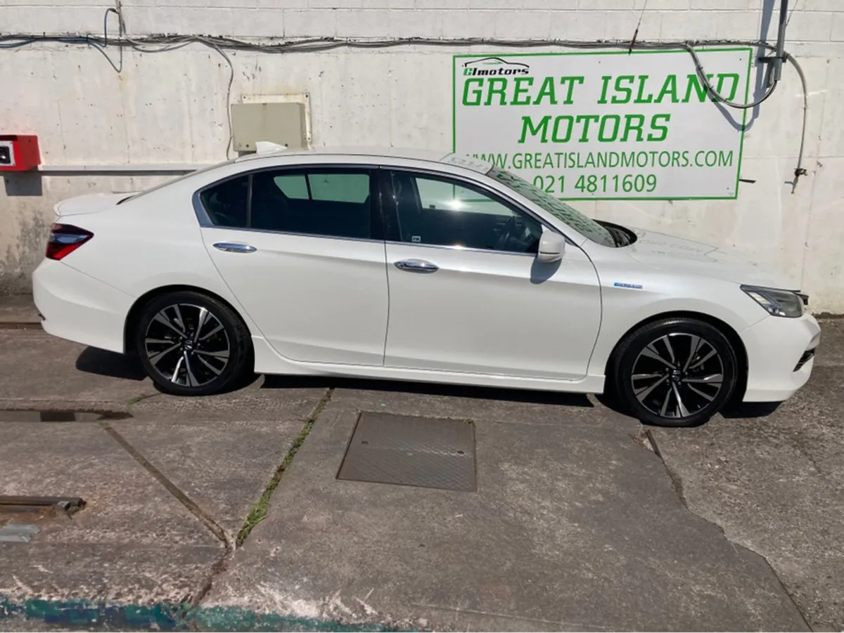 Honda Accord 2.0i Hybrid Automatic Apple Carplay - Image 3