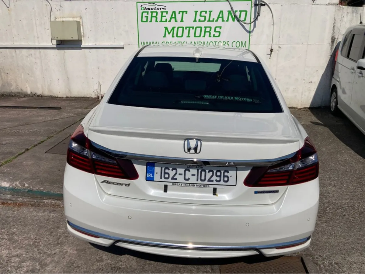 Honda Accord 2.0i Hybrid Automatic Apple Carplay - Image 4