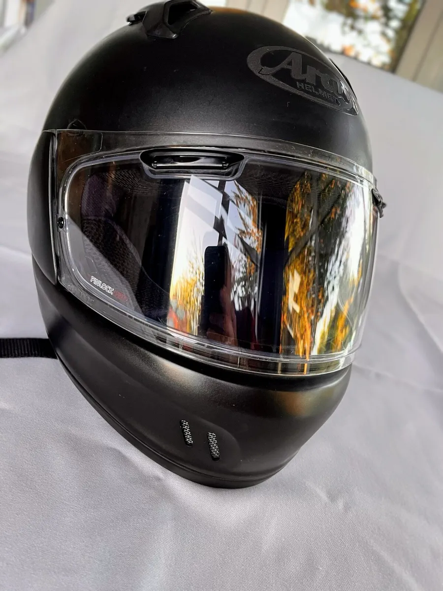Arai Renegade Helmet - Image 1