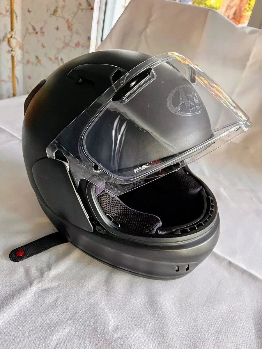 Arai Renegade Helmet - Image 2