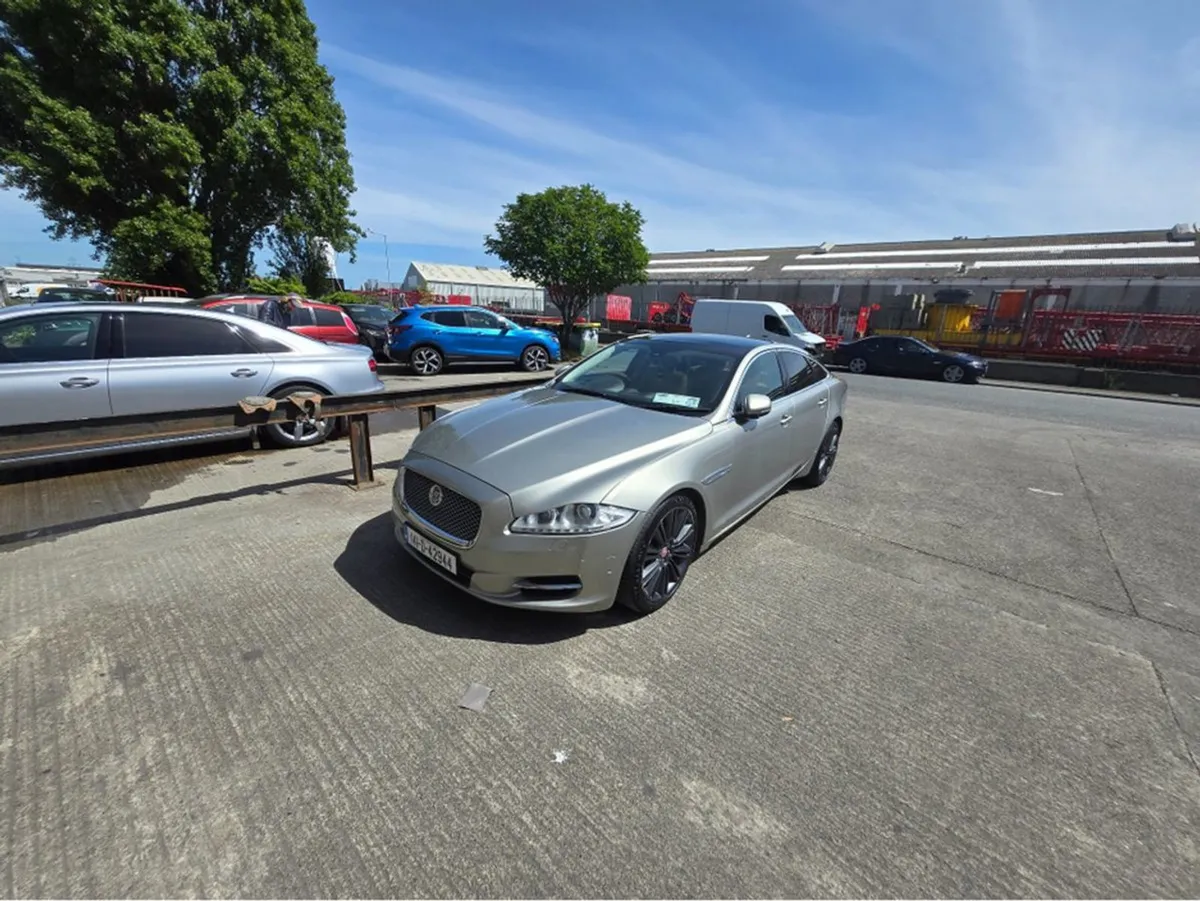 Jaguar XJ Series 3.0 D Portfolio SWB 4DR Auto - Image 1