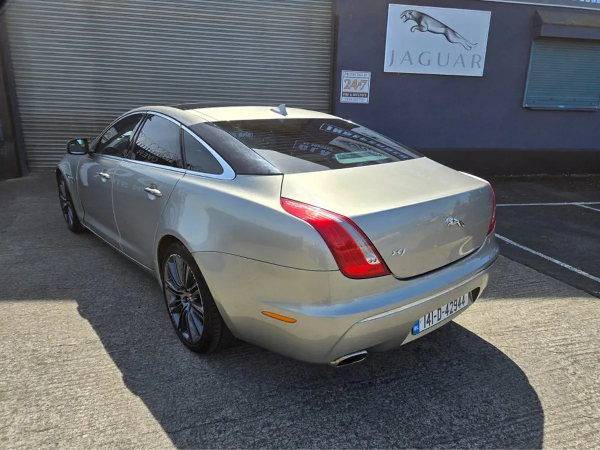 Jaguar XJ Series 3.0 D Portfolio SWB 4DR Auto - Image 3