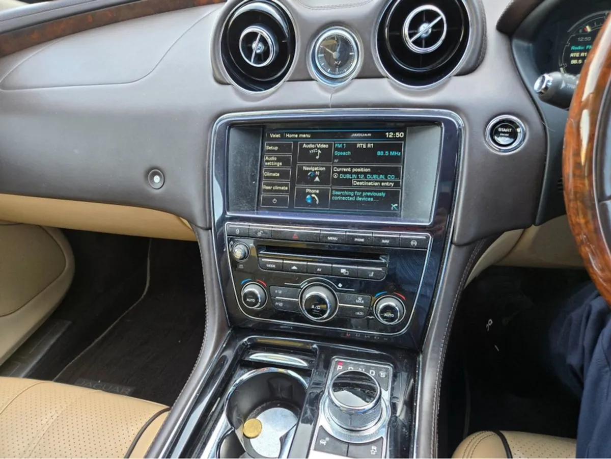Jaguar XJ Series 3.0 D Portfolio SWB 4DR Auto - Image 4